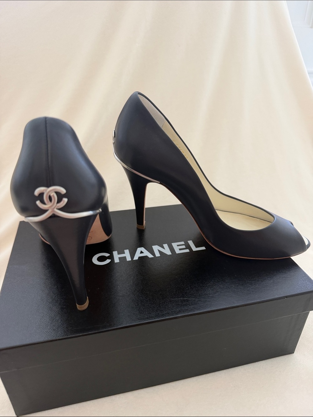 CHANEL Heels